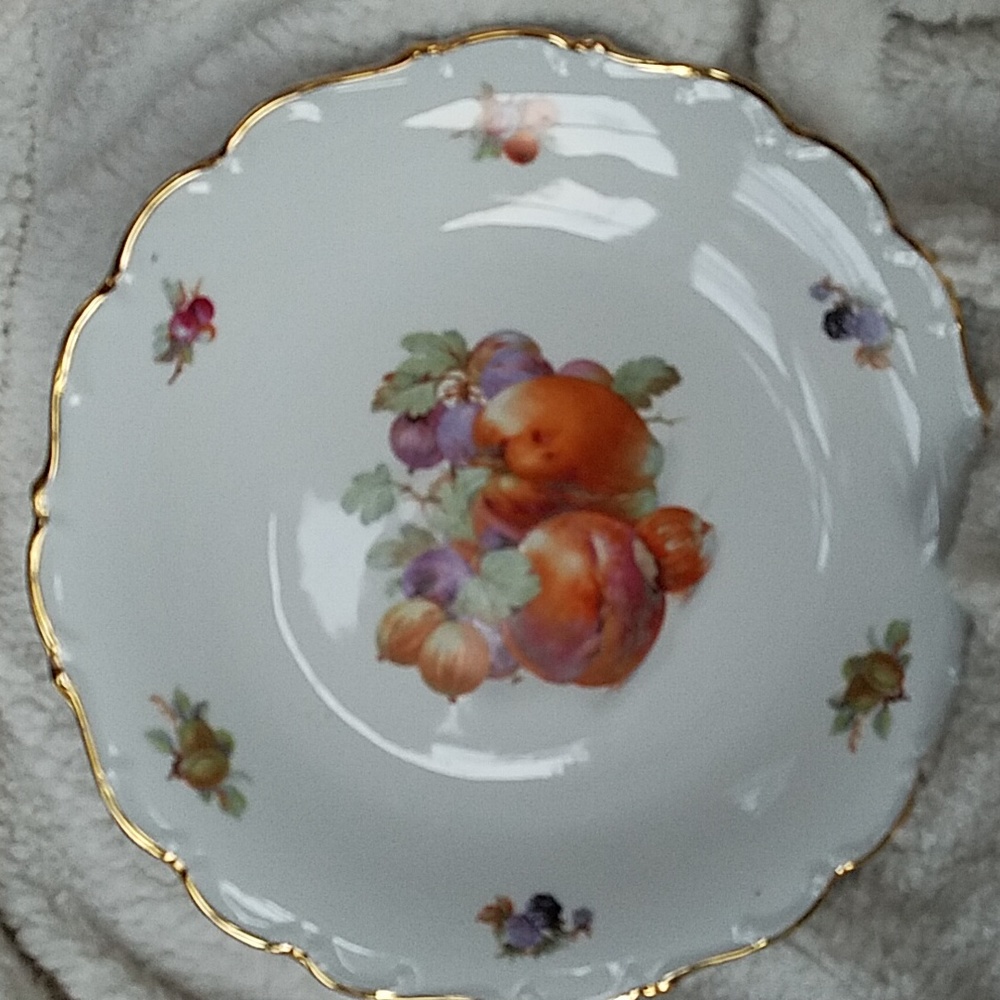 PEACHES AND HAZELNUTS Platter